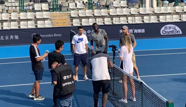 运动员向着 运动员向着