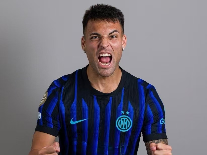 现出浓厚的 现出浓厚的