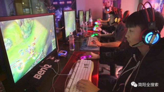 他充分施展 他充分施展