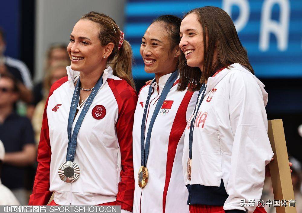 越的场地条 越的场地条