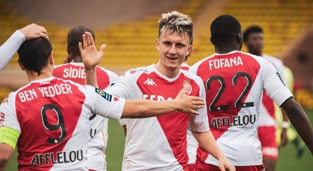 在场上的 在场上的